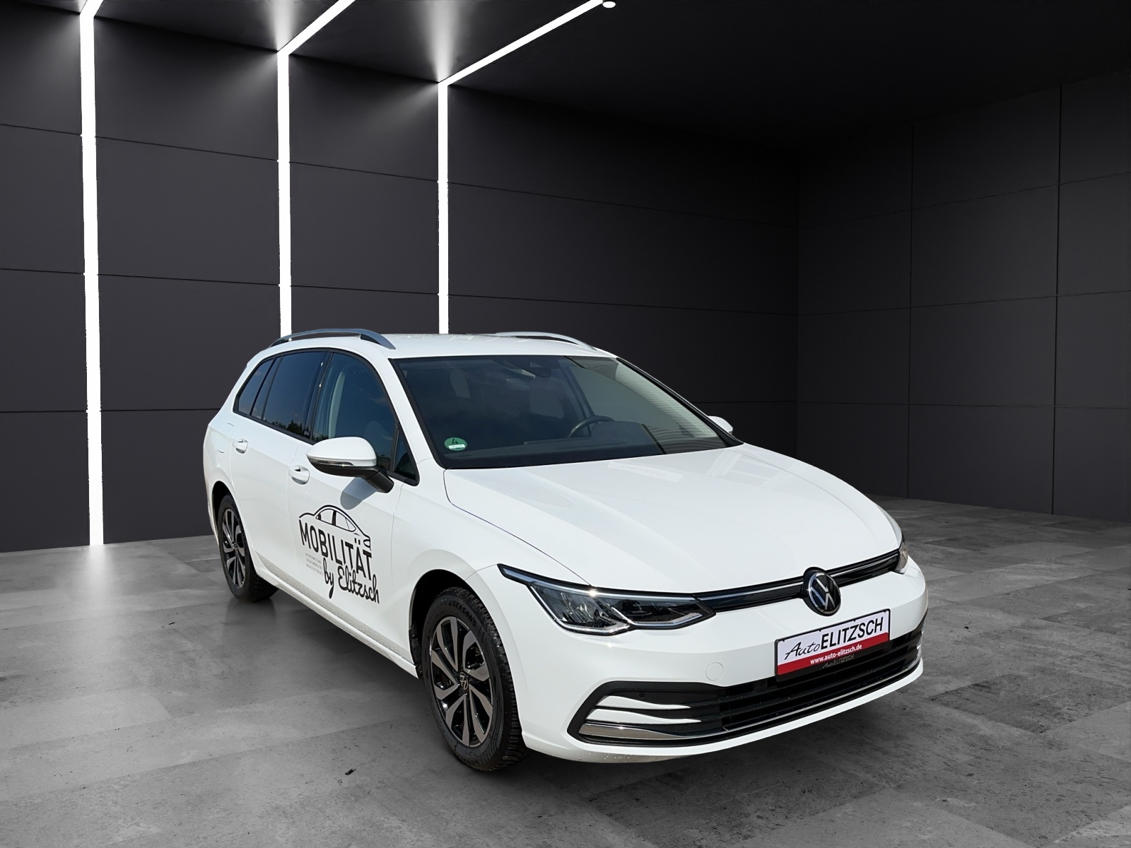 Fahrzeugabbildung Volkswagen Golf VIII Variant eTSI Active DSG DSG NAVI LED AppConnect