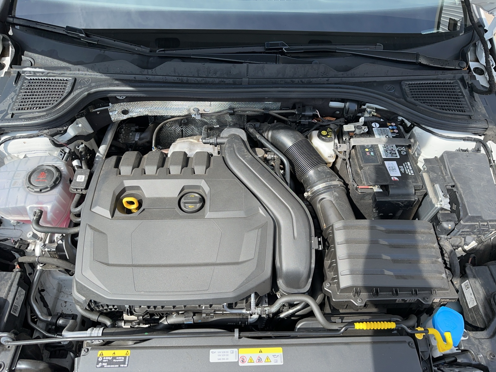 Fahrzeugabbildung Volkswagen Golf VIII Variant eTSI Active DSG DSG NAVI LED AppConnect