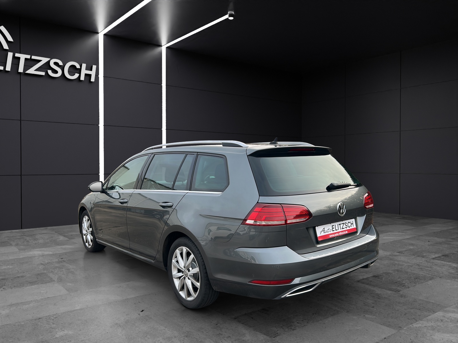 Fahrzeugabbildung Volkswagen Golf VII Variant Highline TSI DSG LED ACC SH Massage PDC Climatronic Navi