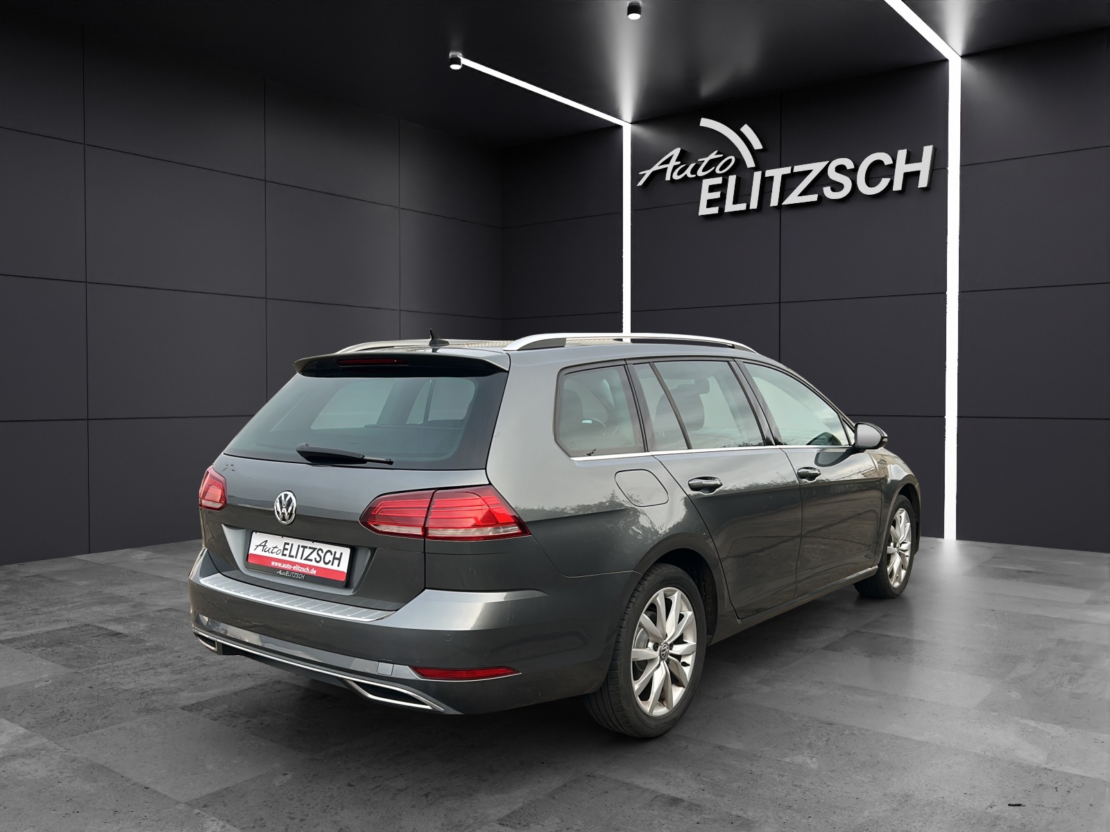Fahrzeugabbildung Volkswagen Golf VII Variant Highline TSI DSG LED ACC SH Massage PDC Climatronic Navi
