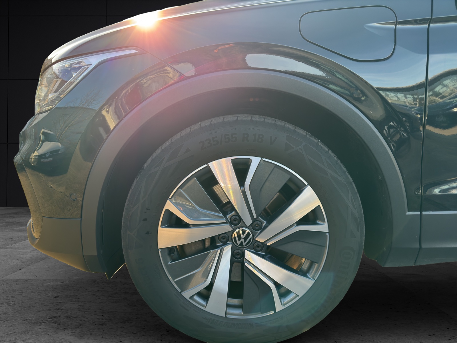 Fahrzeugabbildung Volkswagen Tiguan eHybrid Elegance DSG Matrix Navi AID ACC RFK SH LM
