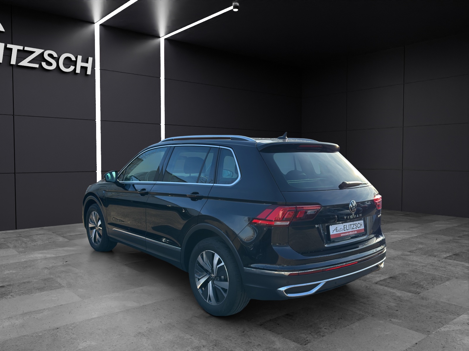 Fahrzeugabbildung Volkswagen Tiguan eHybrid Elegance DSG Matrix Navi AID ACC RFK SH LM