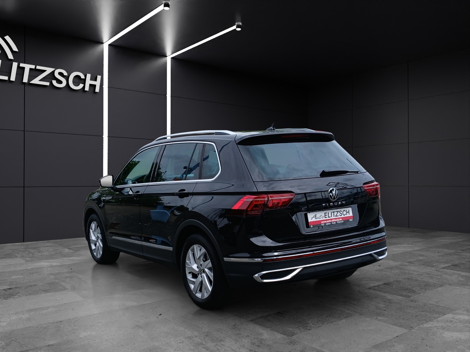Fahrzeugabbildung Volkswagen Tiguan TSI Elegance DSG Matrix Navi AHK ACC HUD AID