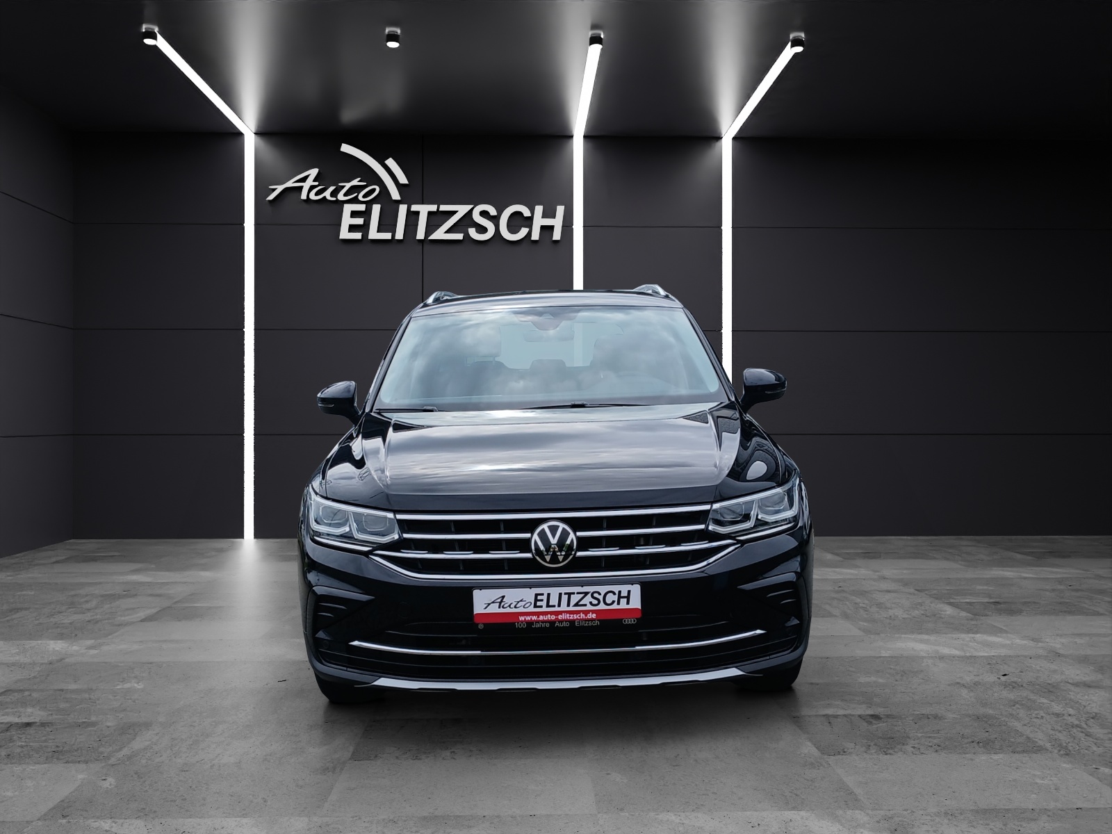 Fahrzeugabbildung Volkswagen Tiguan TSI Elegance DSG Matrix Navi AHK ACC HUD AID
