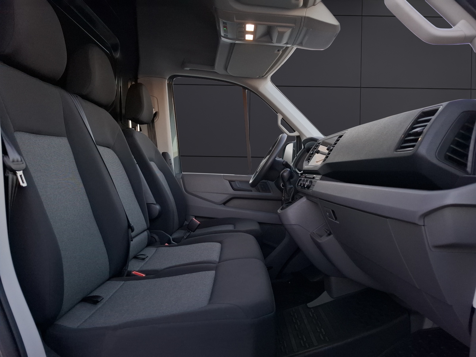 Fahrzeugabbildung Volkswagen Crafter Kasten 35 MR HD AHK Navi Klima GRA RFK