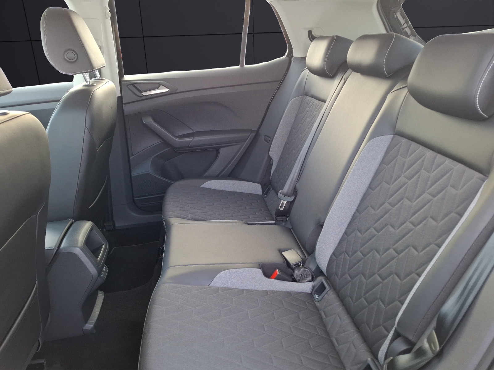 Fahrzeugabbildung Volkswagen T-Cross TSI Goal DSG LED Navi AID ACC RFK SH