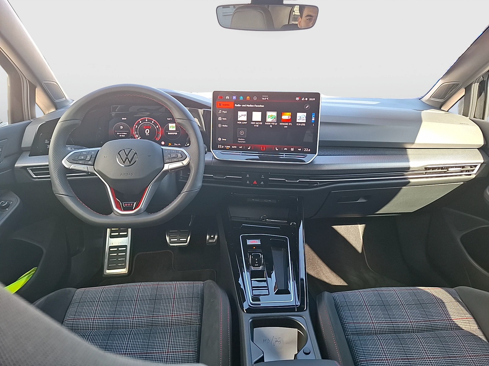 Fahrzeugabbildung Volkswagen Golf VIII GTI DSG LED CarPlay AID ACC RFK SH