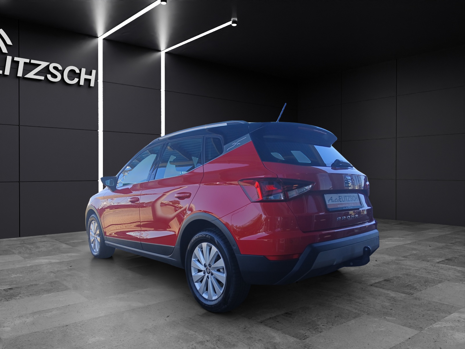 Fahrzeugabbildung SEAT Arona TSI Xcellence DSG LED AHK Navi ACC RFK SH LM