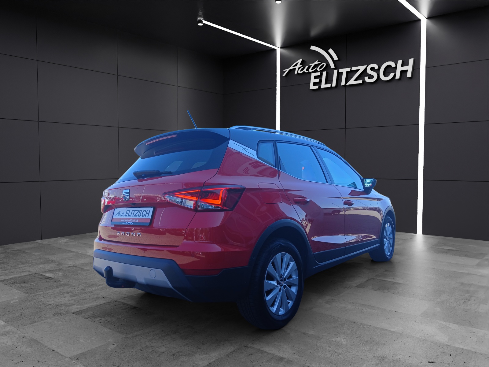 Fahrzeugabbildung SEAT Arona TSI Xcellence DSG LED AHK Navi ACC RFK SH LM