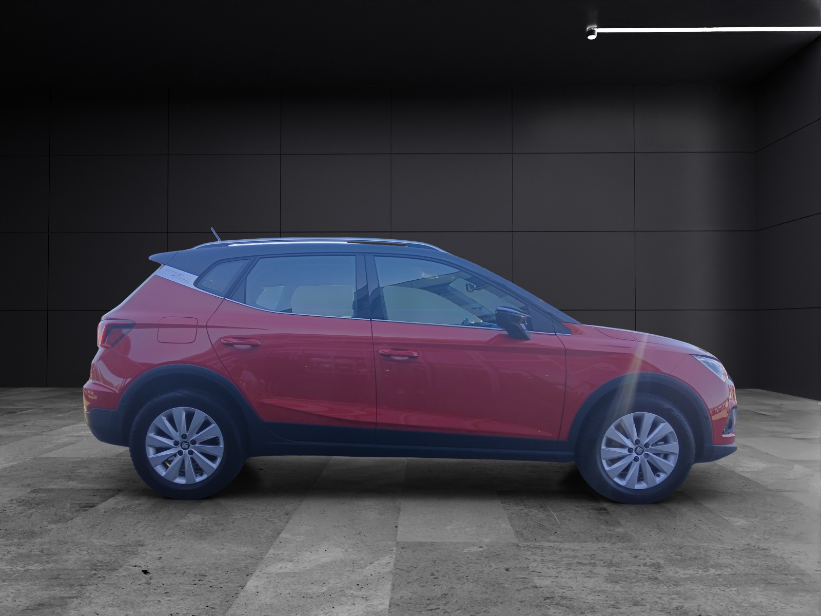Fahrzeugabbildung SEAT Arona TSI Xcellence DSG LED AHK Navi ACC RFK SH LM