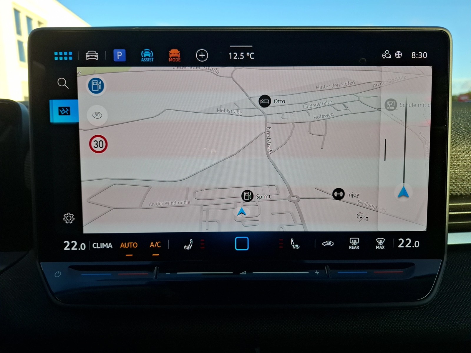 Fahrzeugabbildung Volkswagen T-Roc eTSI Life DSG LEDplus Navi AID ACC RFK SHZ