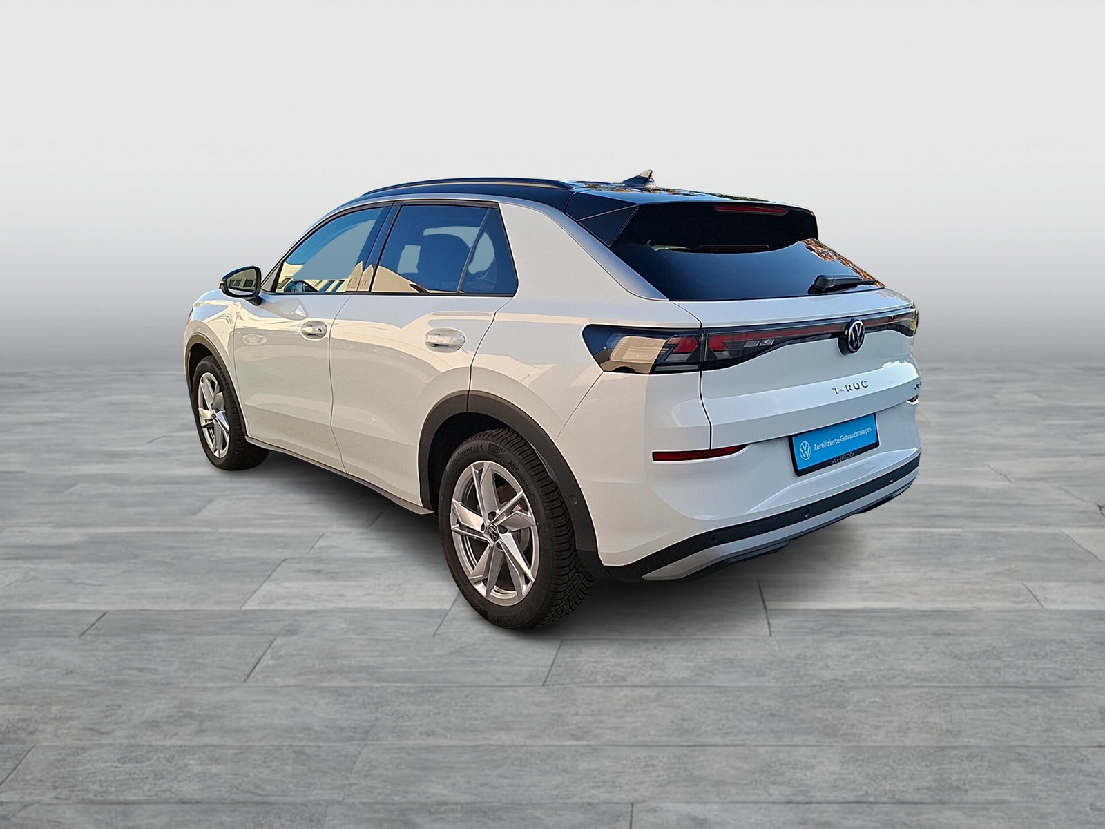 Fahrzeugabbildung Volkswagen T-Roc eTSI Life DSG LEDplus Navi AID ACC RFK SHZ