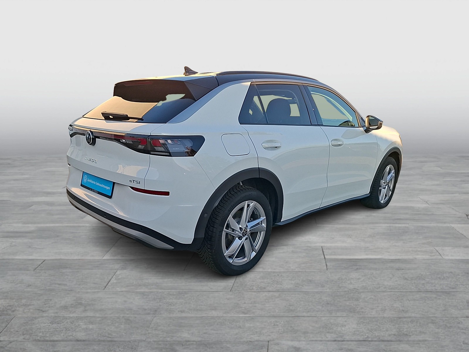 Fahrzeugabbildung Volkswagen T-Roc eTSI Life DSG LEDplus Navi AID ACC RFK SHZ