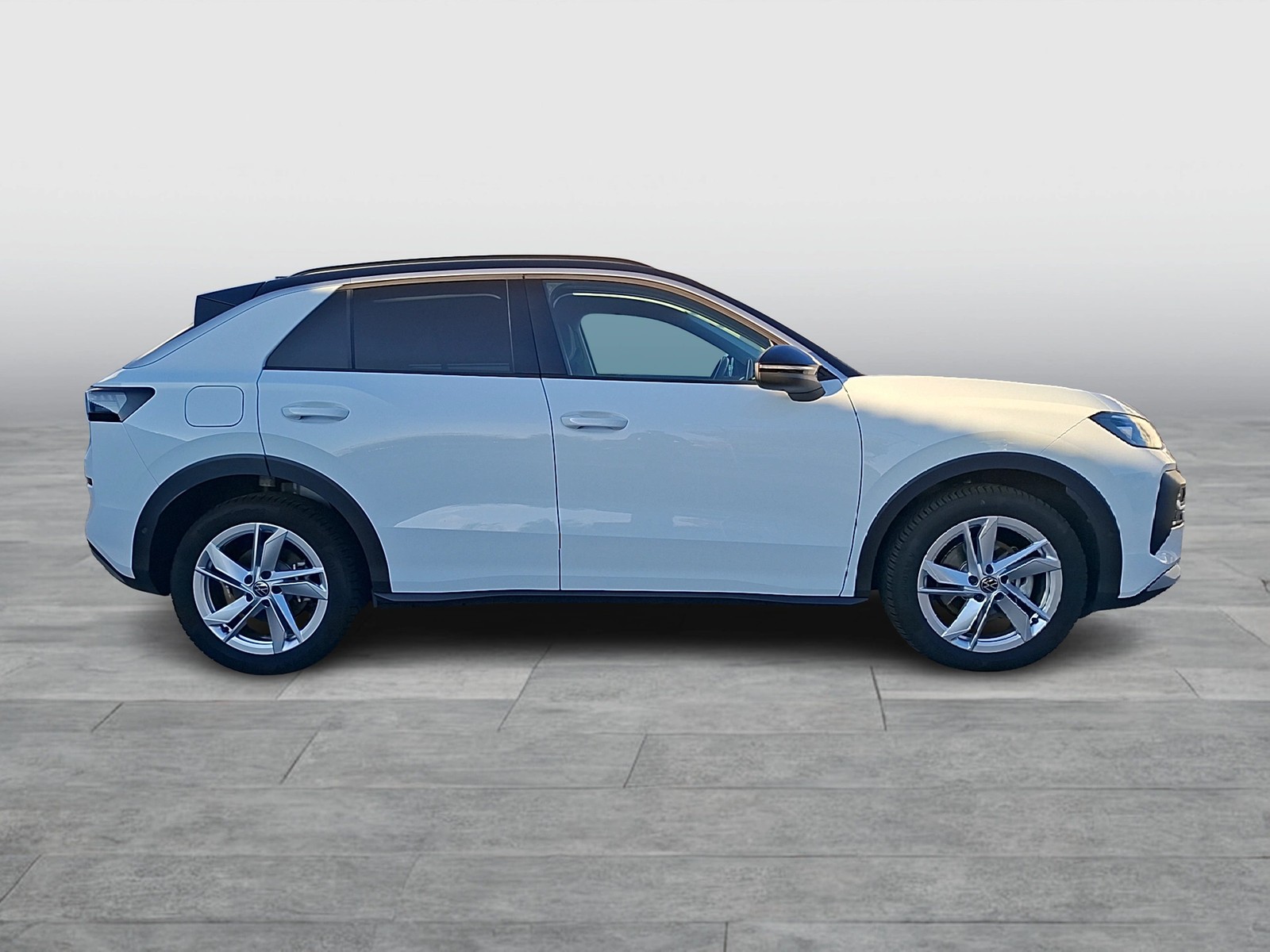Fahrzeugabbildung Volkswagen T-Roc eTSI Life DSG LEDplus Navi AID ACC RFK SHZ