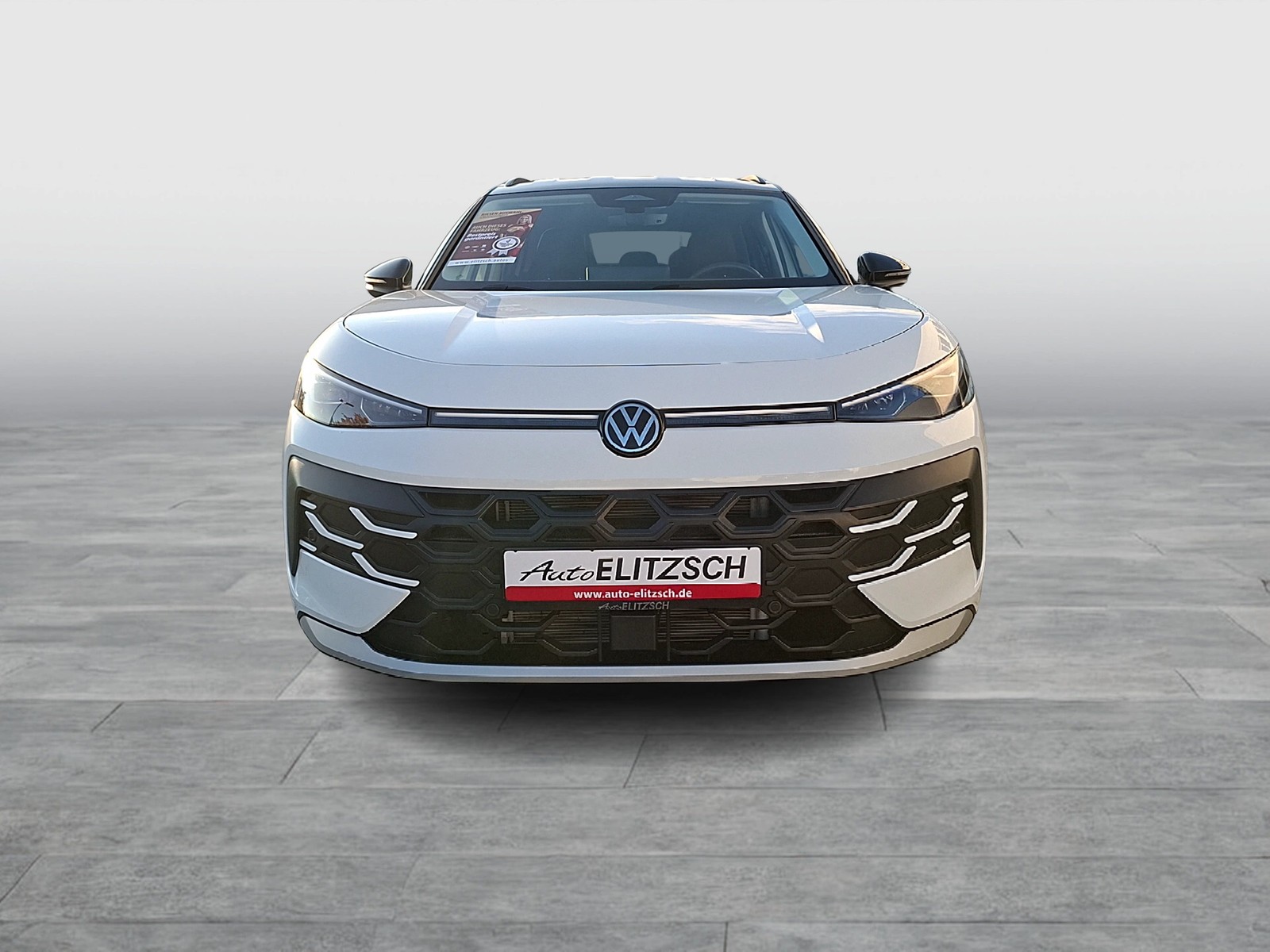 Fahrzeugabbildung Volkswagen T-Roc eTSI Life DSG LEDplus Navi AID ACC RFK SHZ