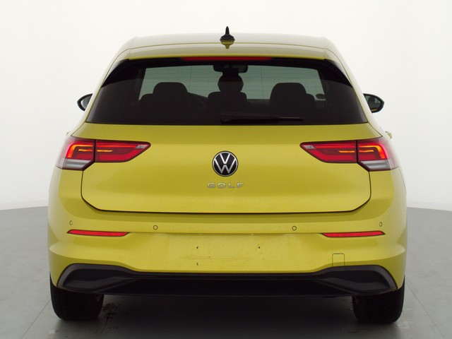 Fahrzeugabbildung Volkswagen Golf VIII TSI Life LED Navi AID ACC PDC SHZ