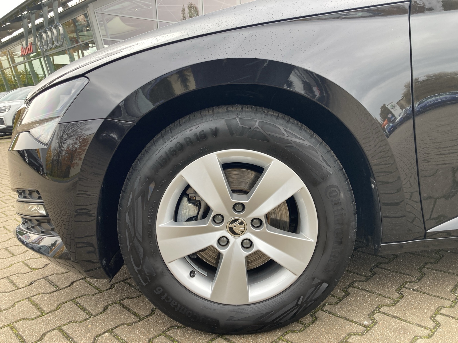 Fahrzeugabbildung SKODA Superb Combi TDI Ambition DSG LED Navi AID ACC RFK SH