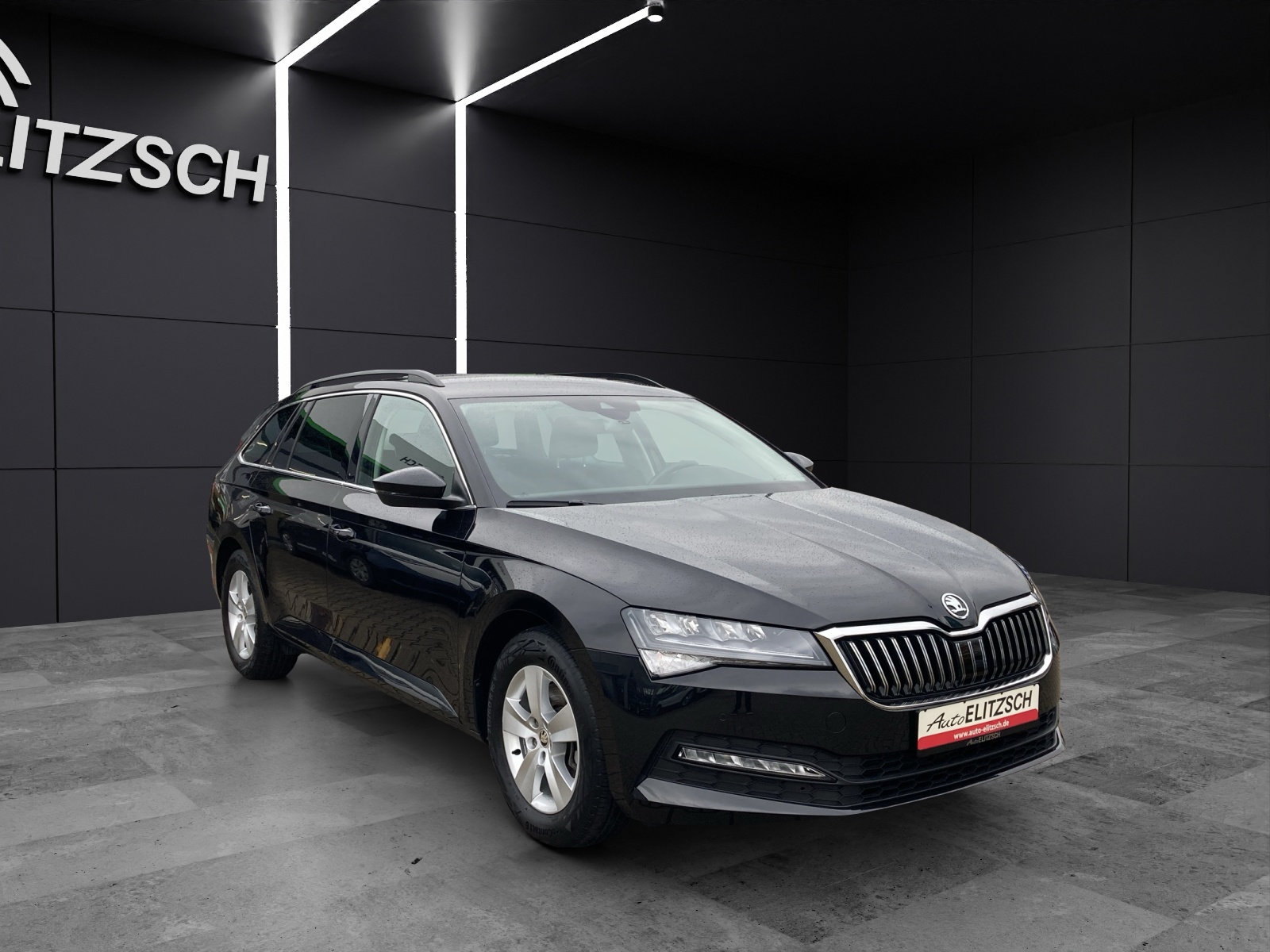 Fahrzeugabbildung SKODA Superb Combi TDI Ambition DSG LED Navi AID ACC RFK SH