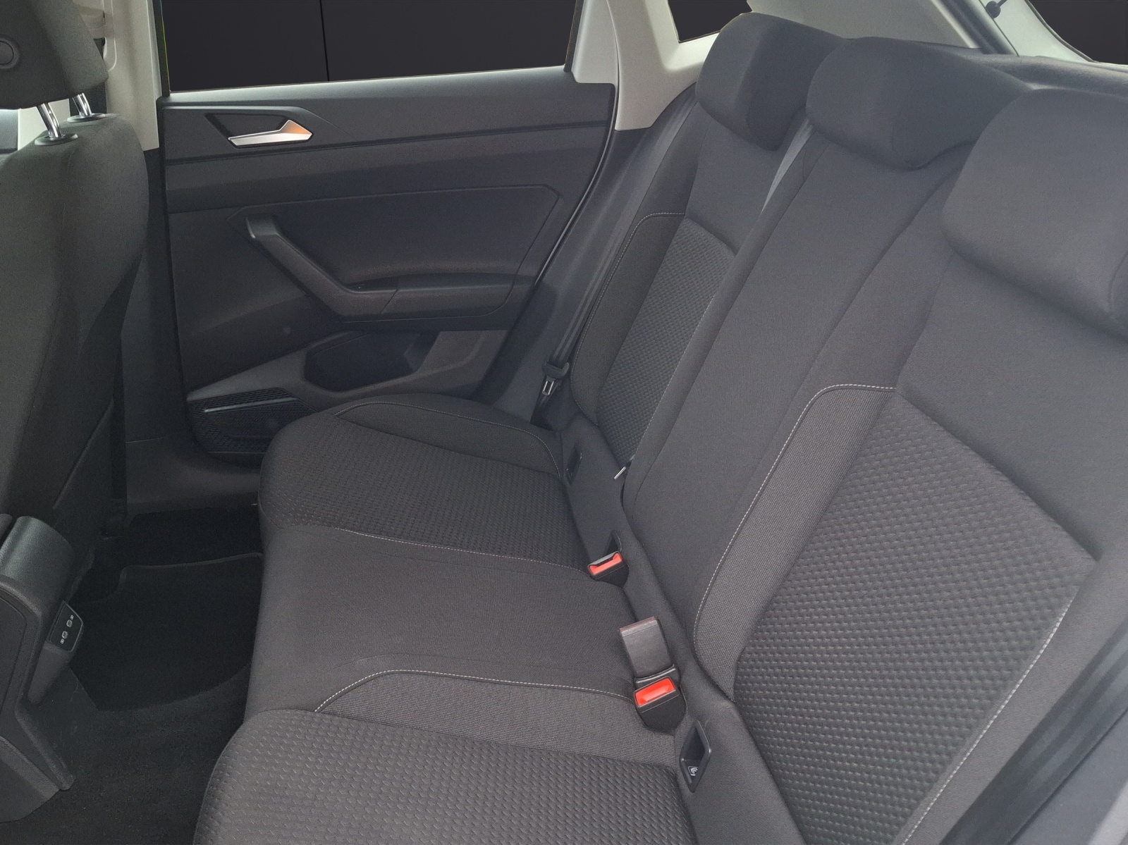 Fahrzeugabbildung Volkswagen Polo TSI Comfortline LED CarPlay Klima ACC PDC SHZ LM
