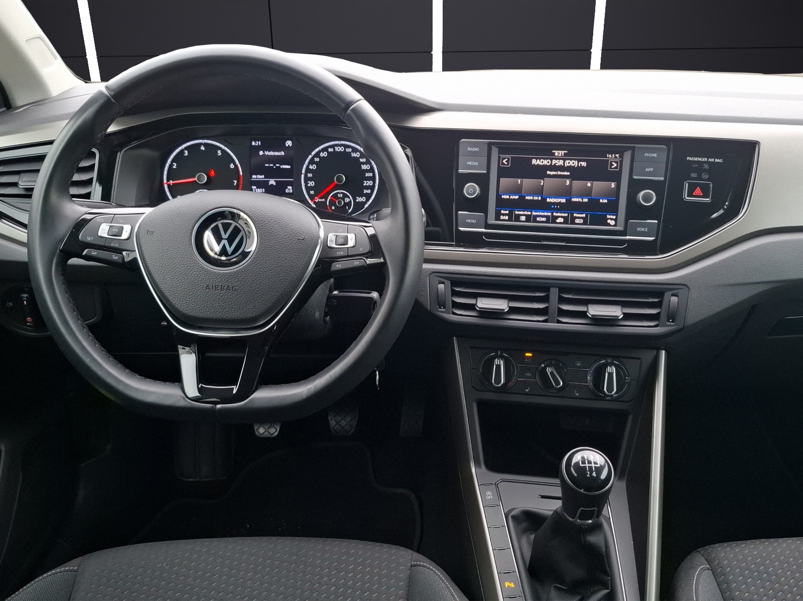 Fahrzeugabbildung Volkswagen Polo TSI Comfortline LED CarPlay Klima ACC PDC SHZ LM