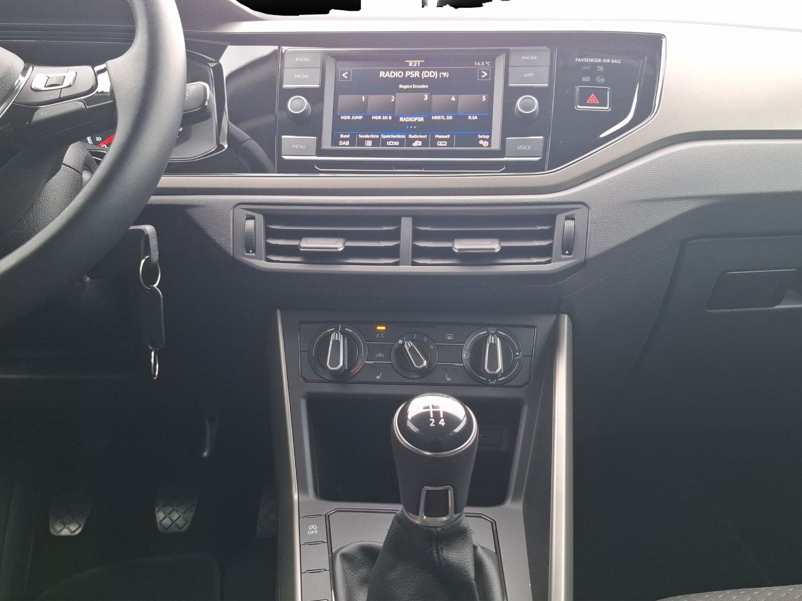 Fahrzeugabbildung Volkswagen Polo TSI Comfortline LED CarPlay Klima ACC PDC SHZ LM
