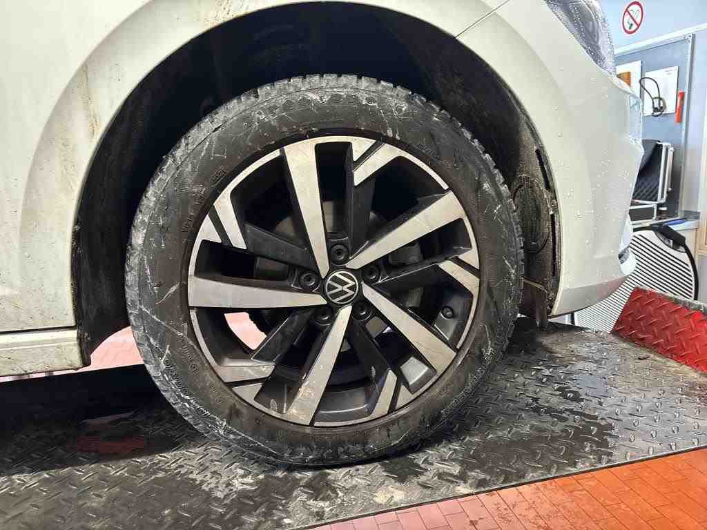 Fahrzeugabbildung Volkswagen Polo TSI Comfortline LED CarPlay Klima ACC PDC SH LM