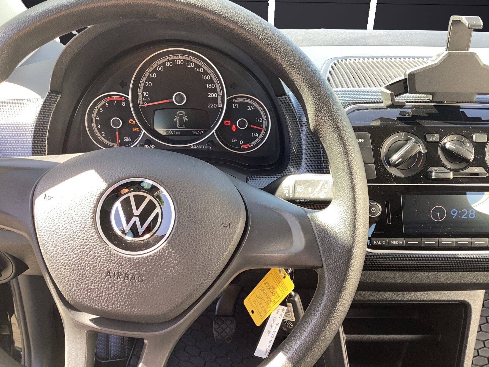 Fahrzeugabbildung Volkswagen up! Kamera GRA SHZ DAB