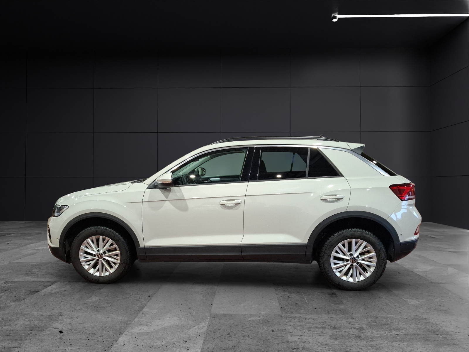 Fahrzeugabbildung Volkswagen T-Roc TSI Life STH LED Park-Assist SH LM