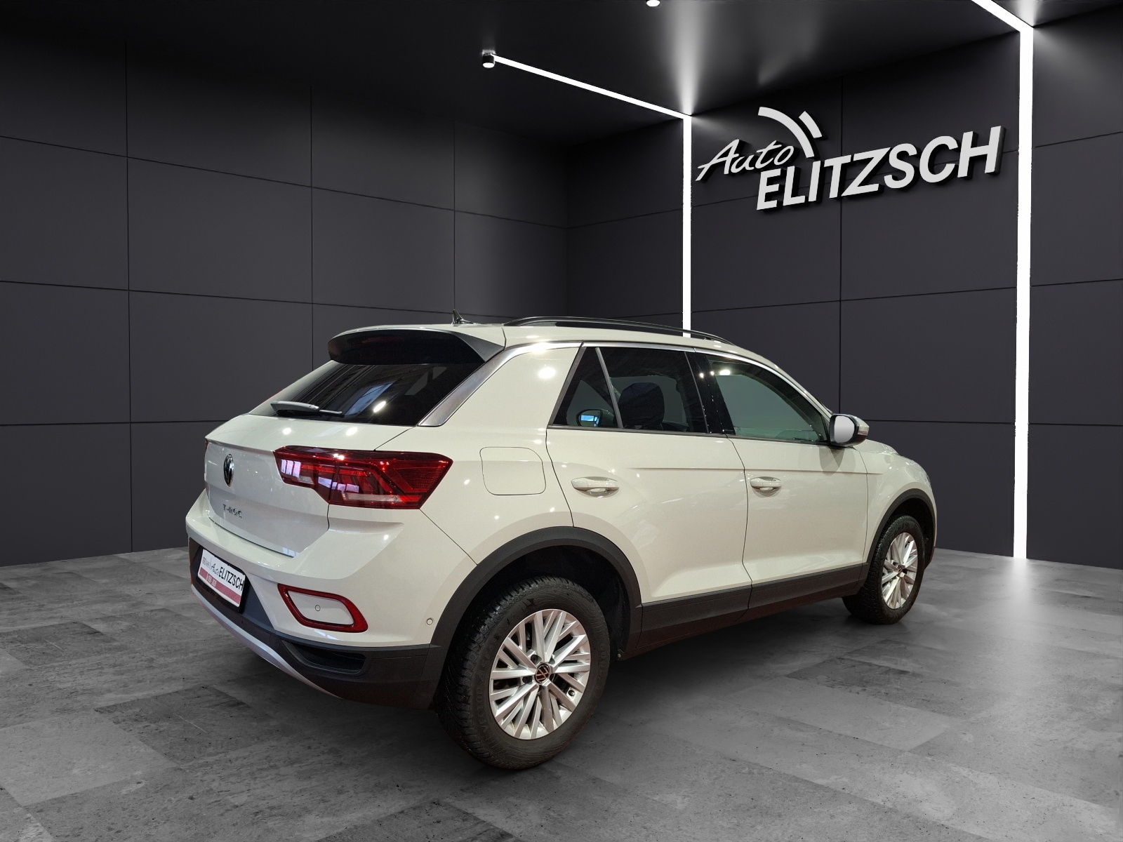 Fahrzeugabbildung Volkswagen T-Roc TSI Life STH LED Park-Assist SH LM