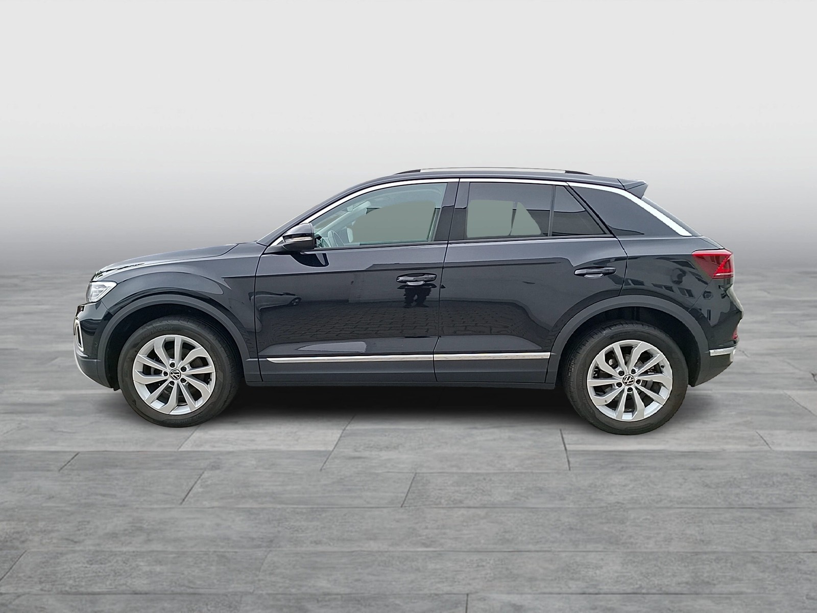 Fahrzeugabbildung Volkswagen T-Roc TSI Style DSG Matrix AHK Navi AID ACC RFK SH
