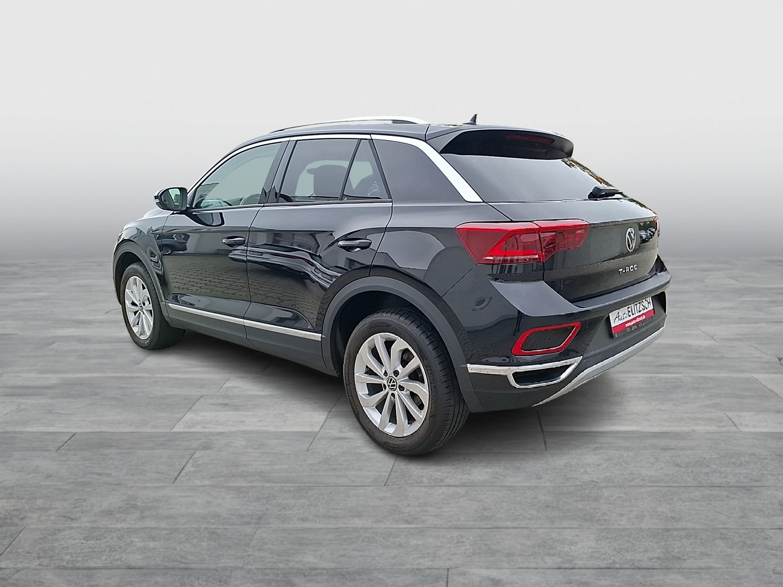 Fahrzeugabbildung Volkswagen T-Roc TSI Style DSG Matrix AHK Navi AID ACC RFK SH