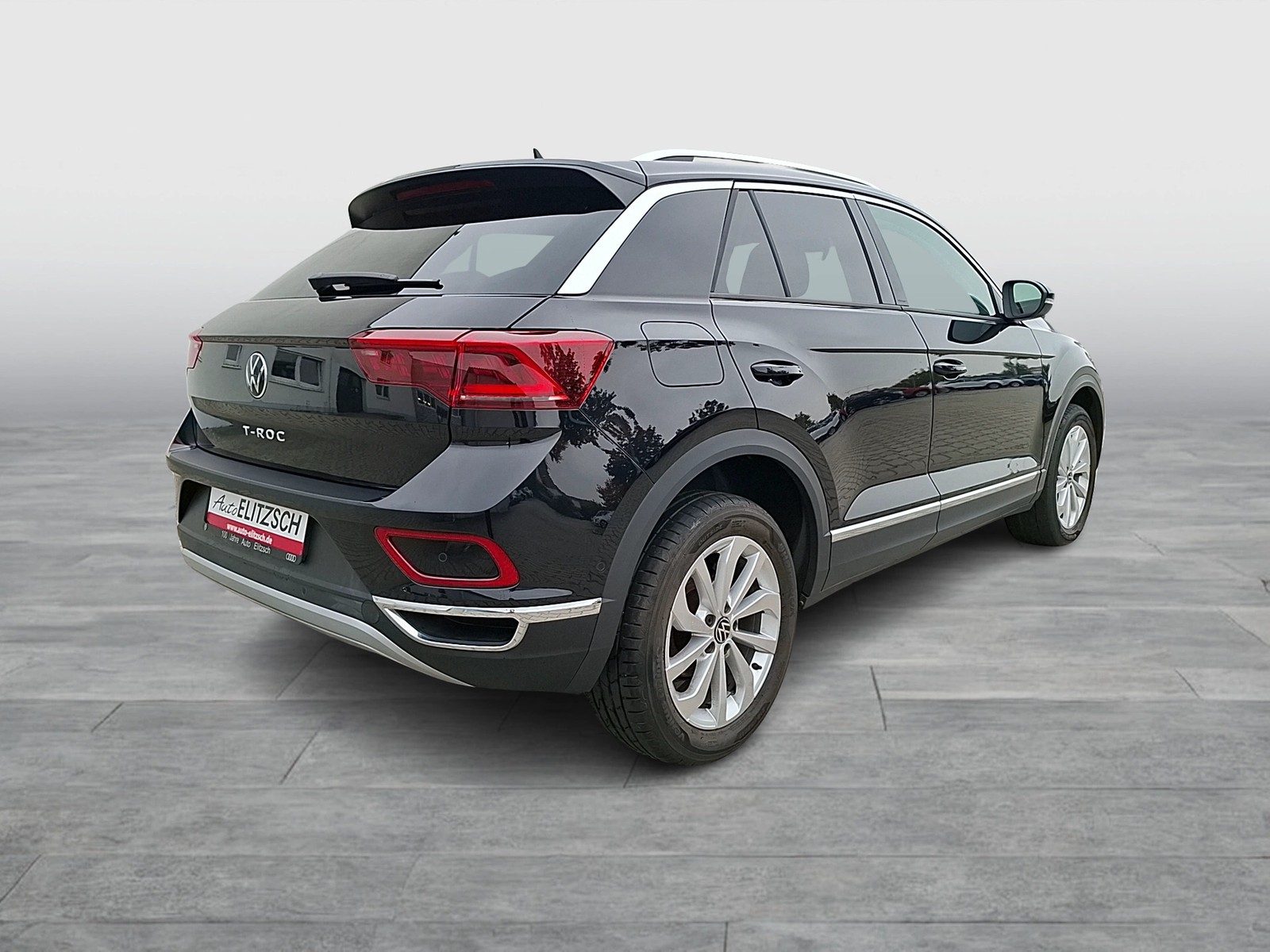 Fahrzeugabbildung Volkswagen T-Roc TSI Style DSG Matrix AHK Navi AID ACC RFK SH
