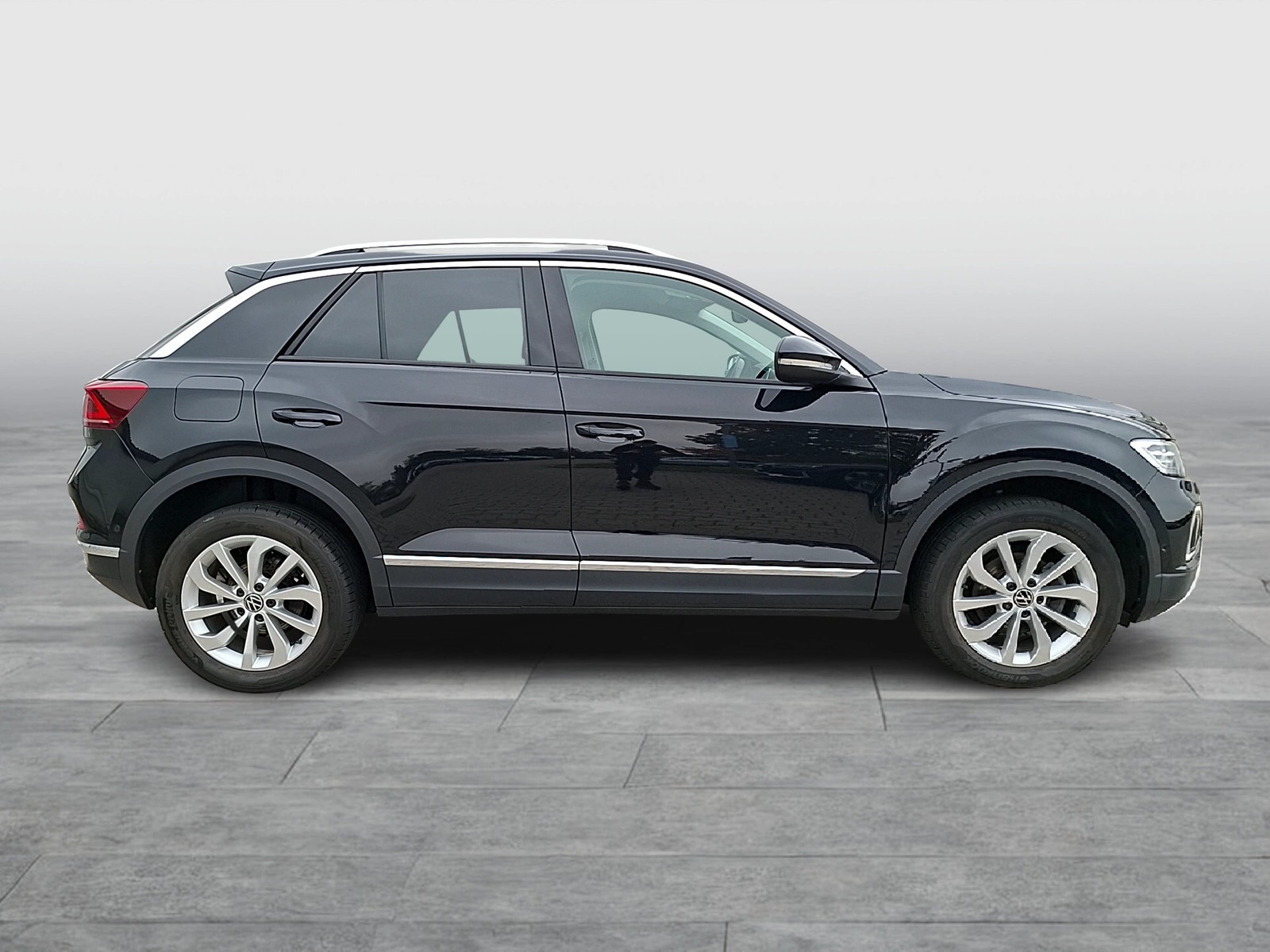 Fahrzeugabbildung Volkswagen T-Roc TSI Style DSG Matrix AHK Navi AID ACC RFK SH