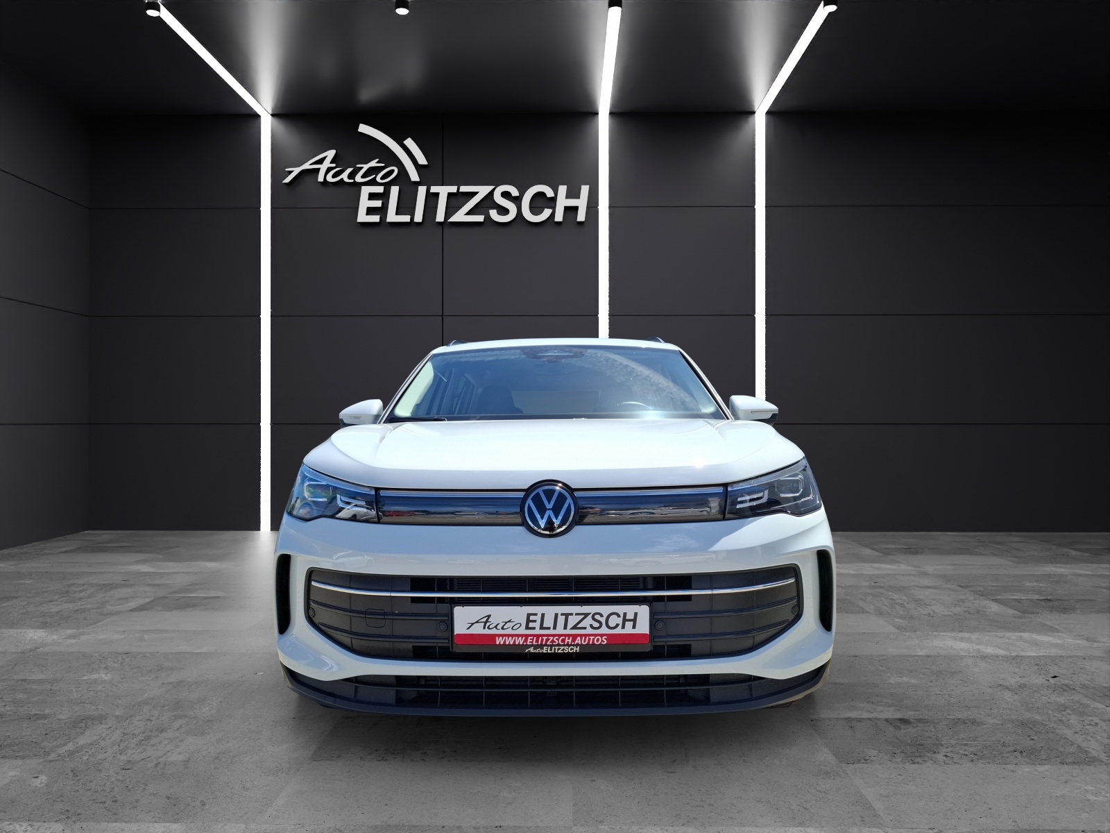 Fahrzeugabbildung Volkswagen Tiguan eTSI Life DSG LED AHK Navi AID ACC RFK SH
