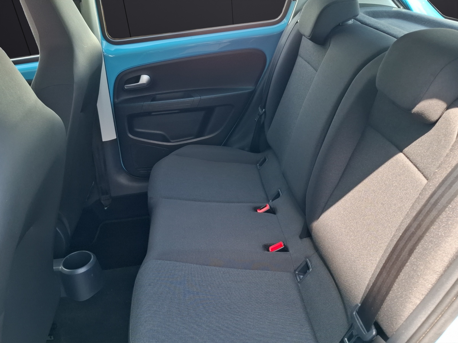 Fahrzeugabbildung Volkswagen up! 1.0 Basis Klima SHZ DAB+ GRA
