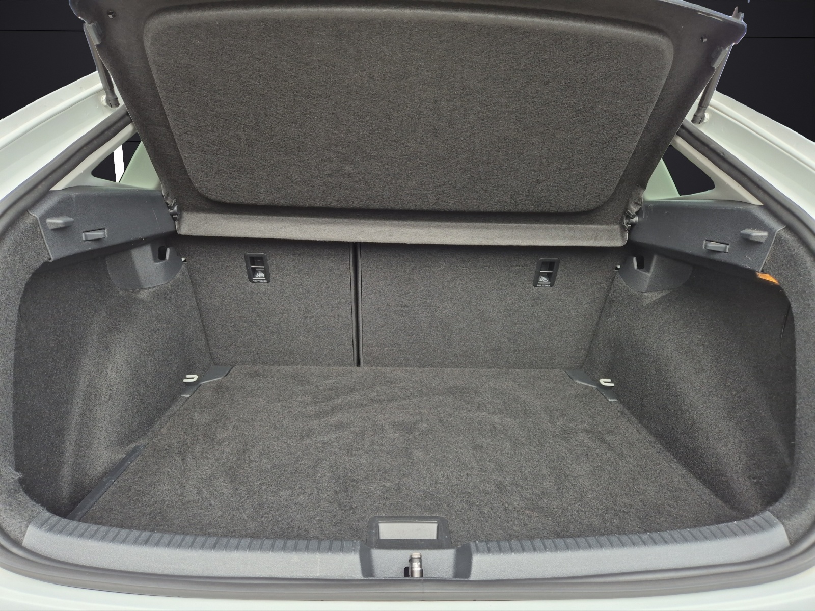 Fahrzeugabbildung Volkswagen Taigo TSI Life LED AID RFK SH LM