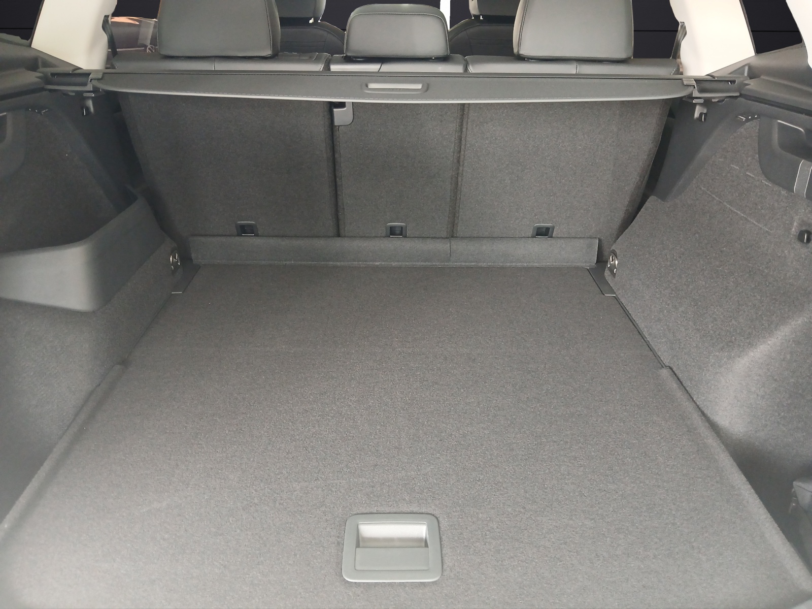 Fahrzeugabbildung Volkswagen Tayron 2.0 TDI 110 kW Elegance AHZV IQ.LIGHT Ganzjahresreifen