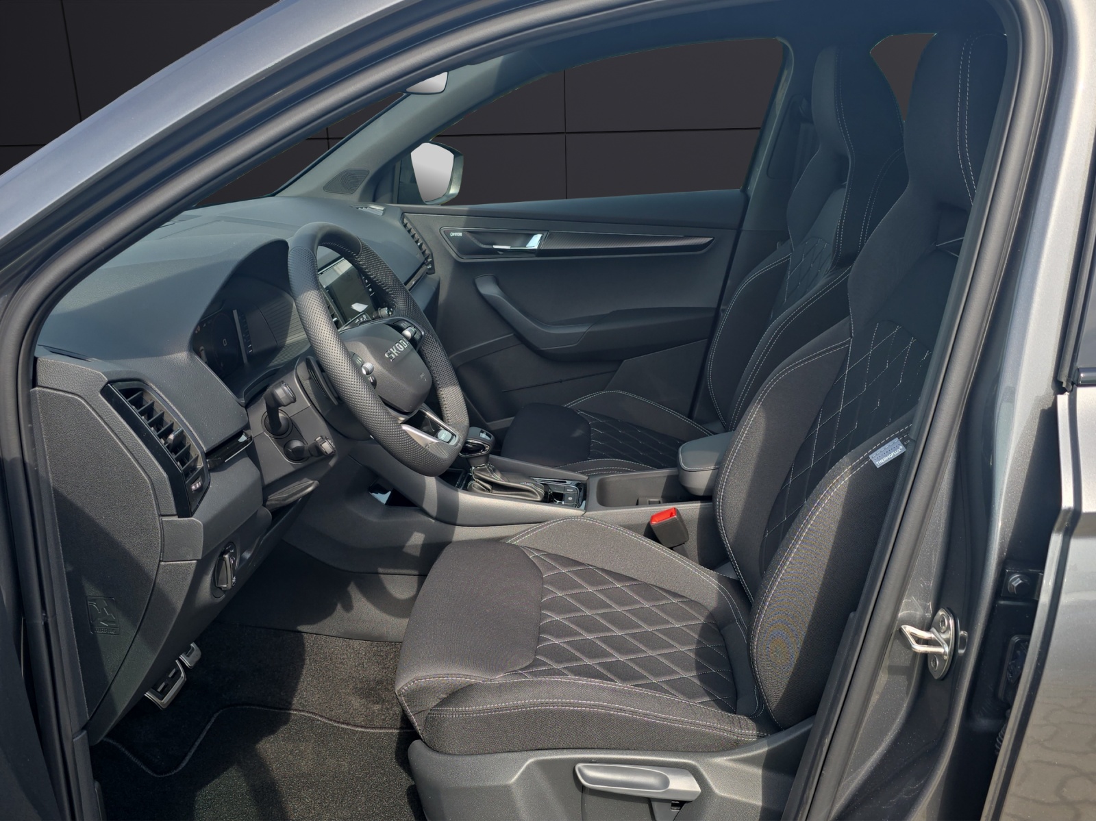 Fahrzeugabbildung SKODA Karoq Sportline 1.5 TSI DSG Matrix Navi ACC AHK