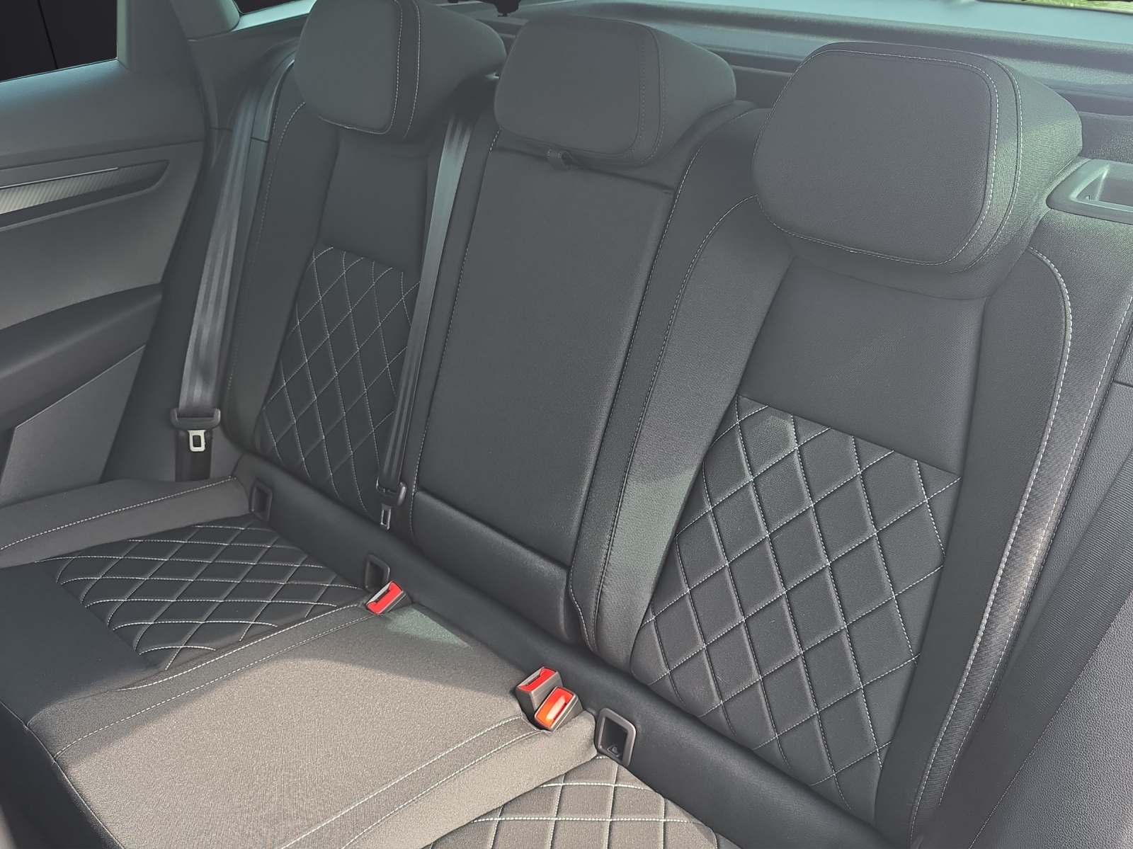 Fahrzeugabbildung SKODA Karoq Sportline 1.5 TSI DSG Matrix Navi ACC AHK