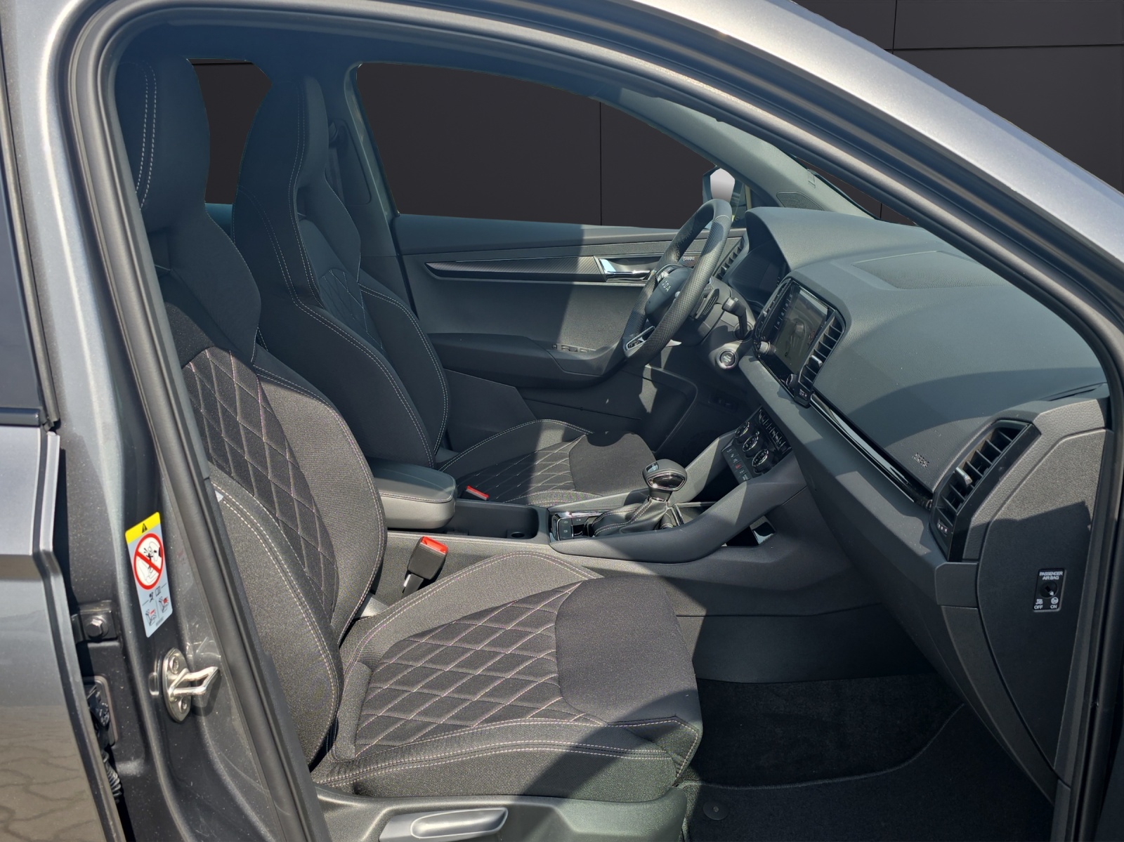 Fahrzeugabbildung SKODA Karoq Sportline 1.5 TSI DSG Matrix Navi ACC AHK