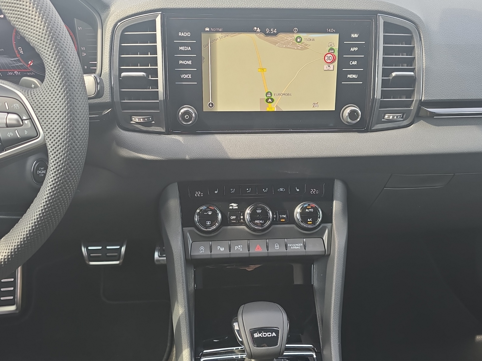 Fahrzeugabbildung SKODA Karoq Sportline 1.5 TSI DSG Matrix Navi ACC AHK
