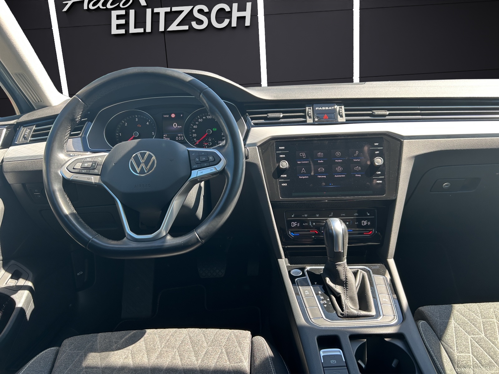Fahrzeugabbildung Volkswagen Passat Variant TDI Business DSG LED Navi ACC AHK Kamera SHZ
