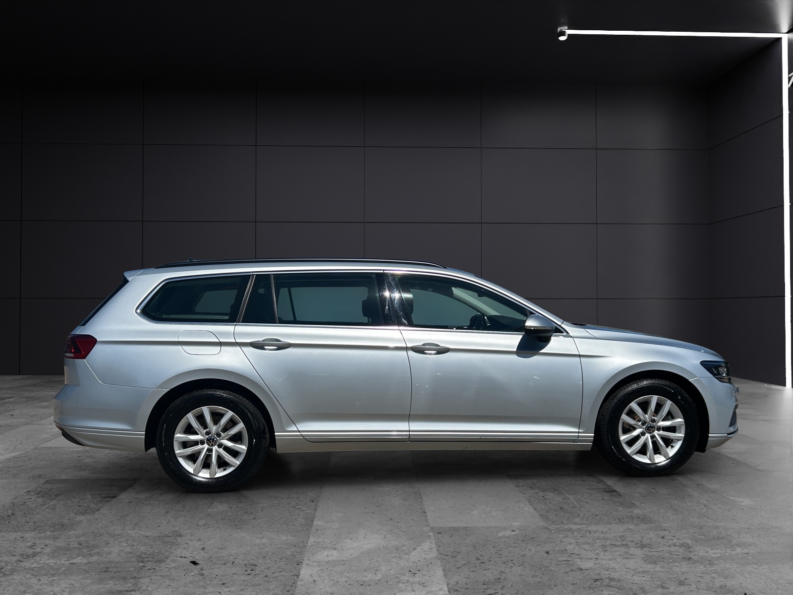 Fahrzeugabbildung Volkswagen Passat Variant TDI Business DSG LED Navi ACC AHK Kamera SHZ
