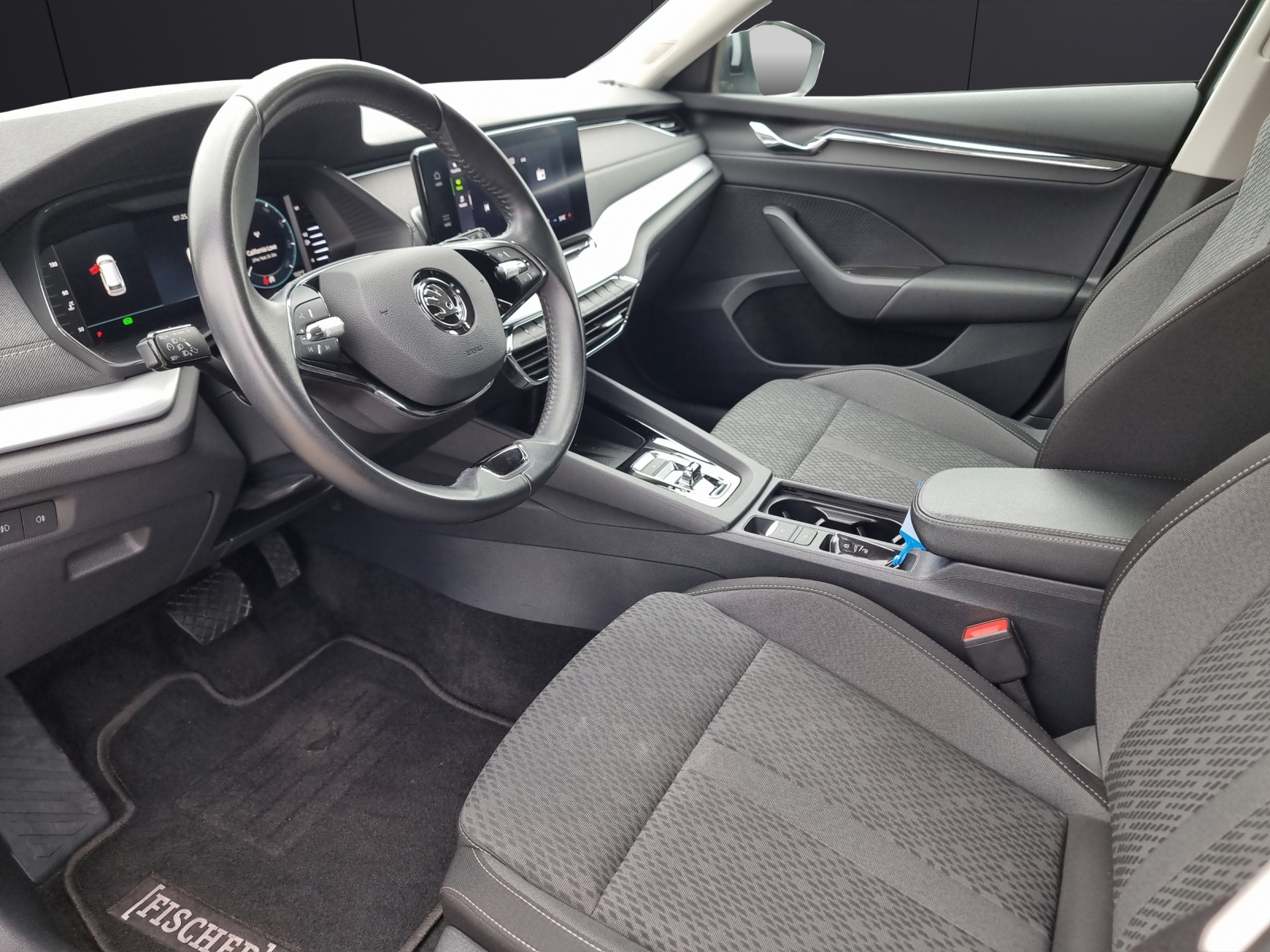 Fahrzeugabbildung SKODA Octavia Combi TDI First-Edition DSG LED Navi PDC SH