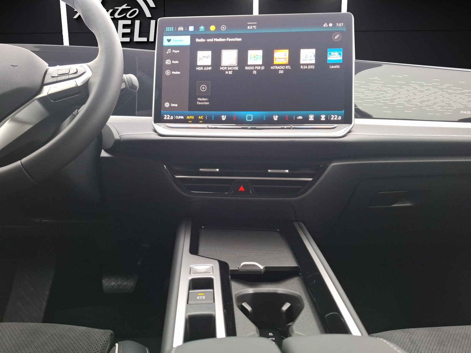 Fahrzeugabbildung Volkswagen Passat Variant TDI Elegance DSG Matrix AHK Navi AID HUD ACC RFK SH