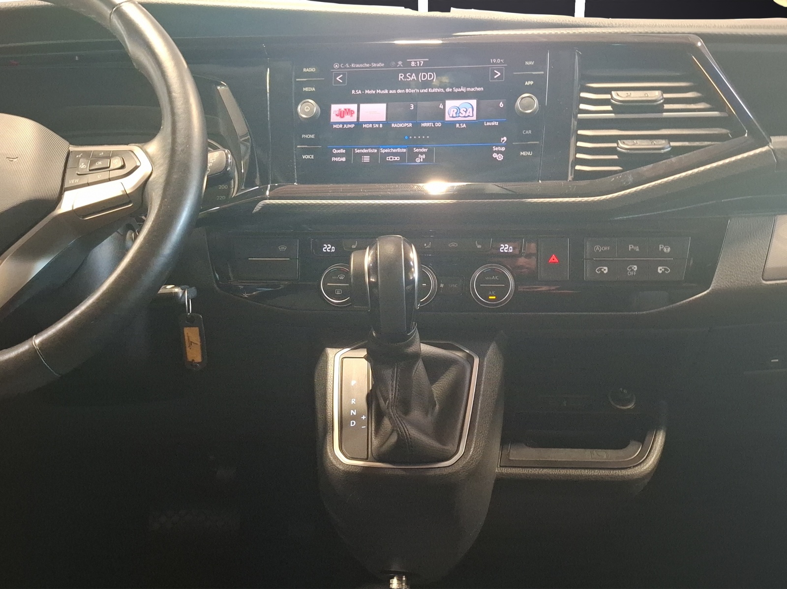 Fahrzeugabbildung Volkswagen T6 Multivan T6.1 TDI Generation-Six DSG LED AHK Navi ACC RFK SH