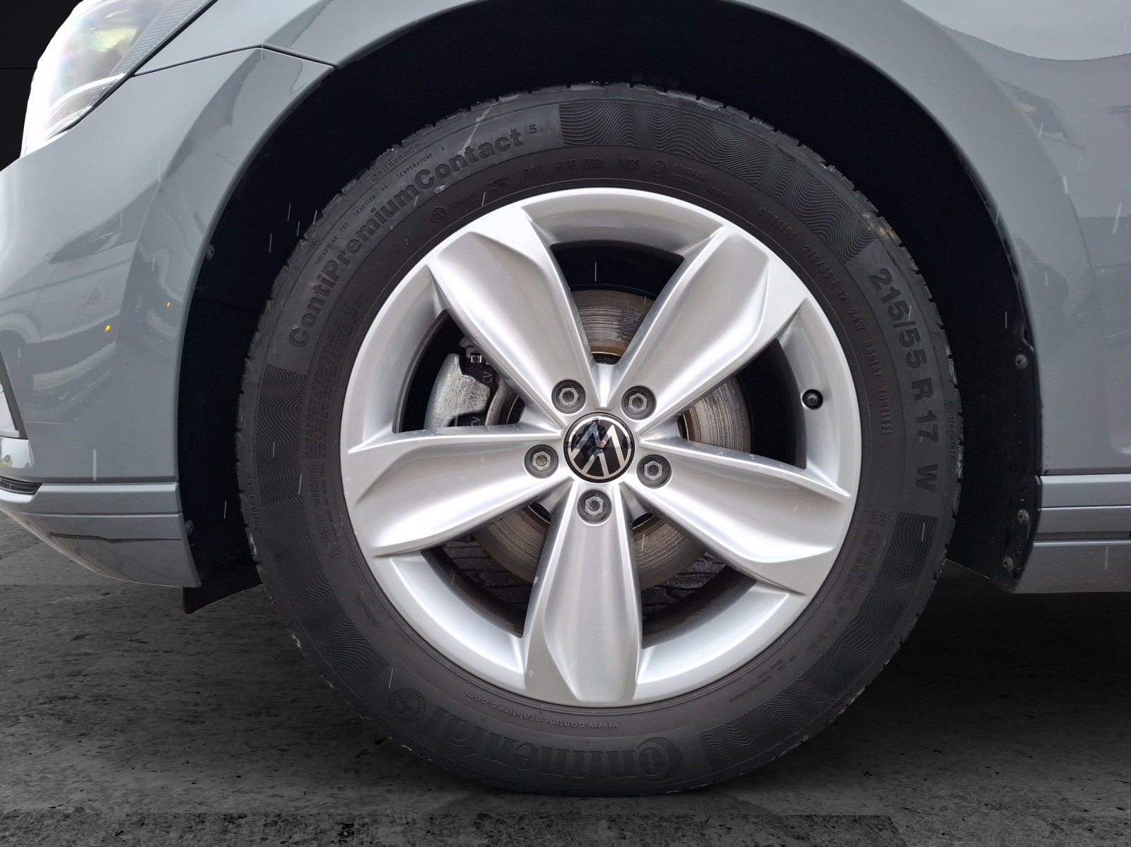 Fahrzeugabbildung Volkswagen Passat Variant TDI Business DSG 4M LED Navi ACC RFK SH