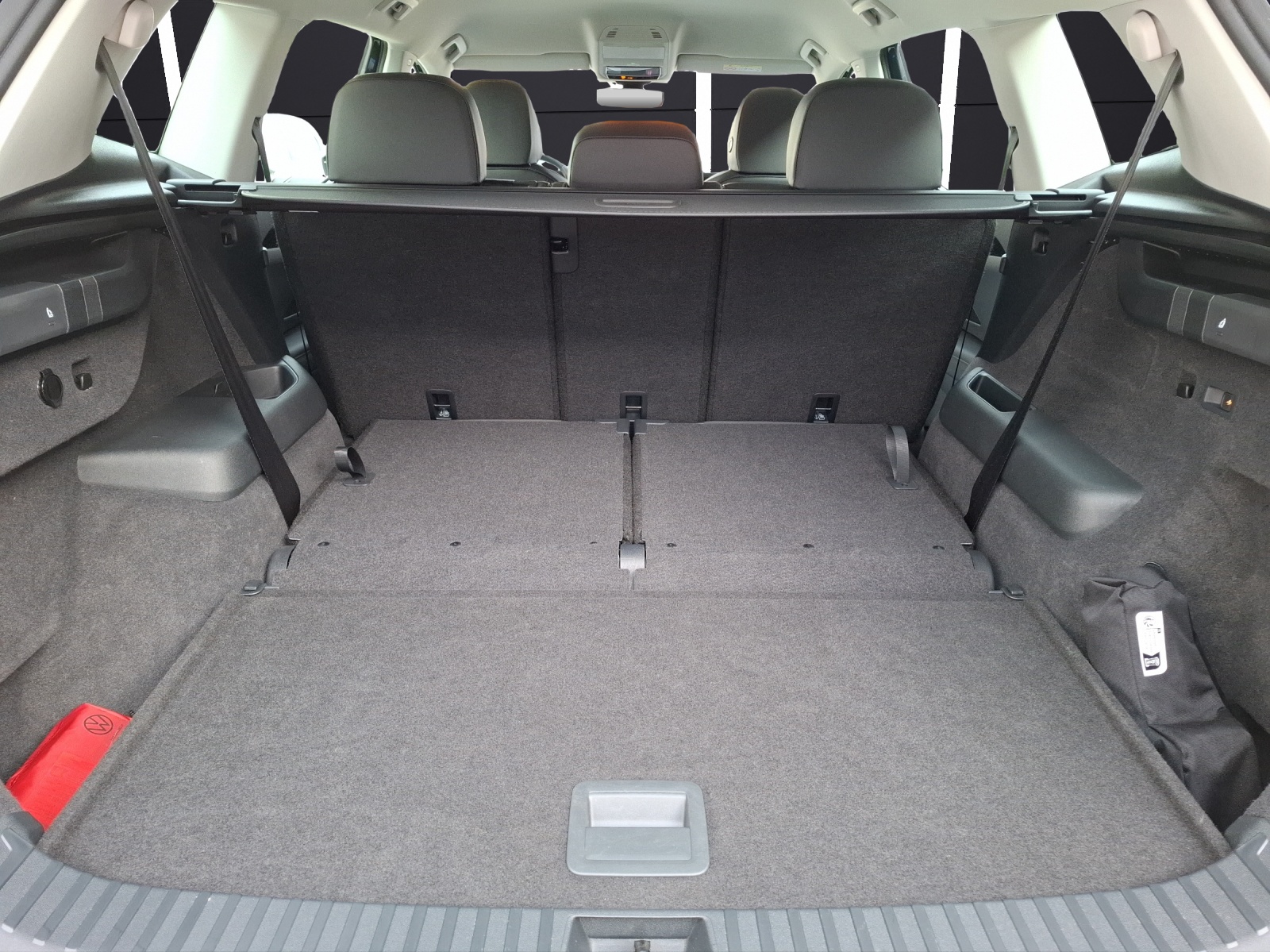 Fahrzeugabbildung Volkswagen Tayron eTSI Life DSG 7-Si Matrix AHK Navi AID ACC RFK SH