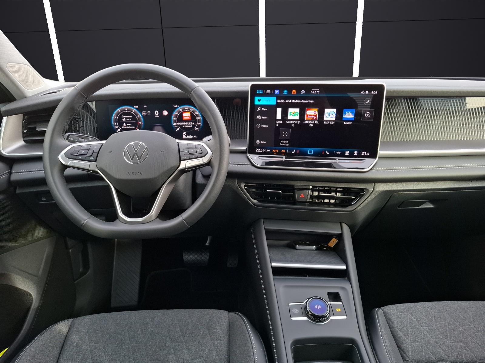 Fahrzeugabbildung Volkswagen Tayron eTSI Life DSG 7-Si Matrix AHK Navi AID ACC RFK SH