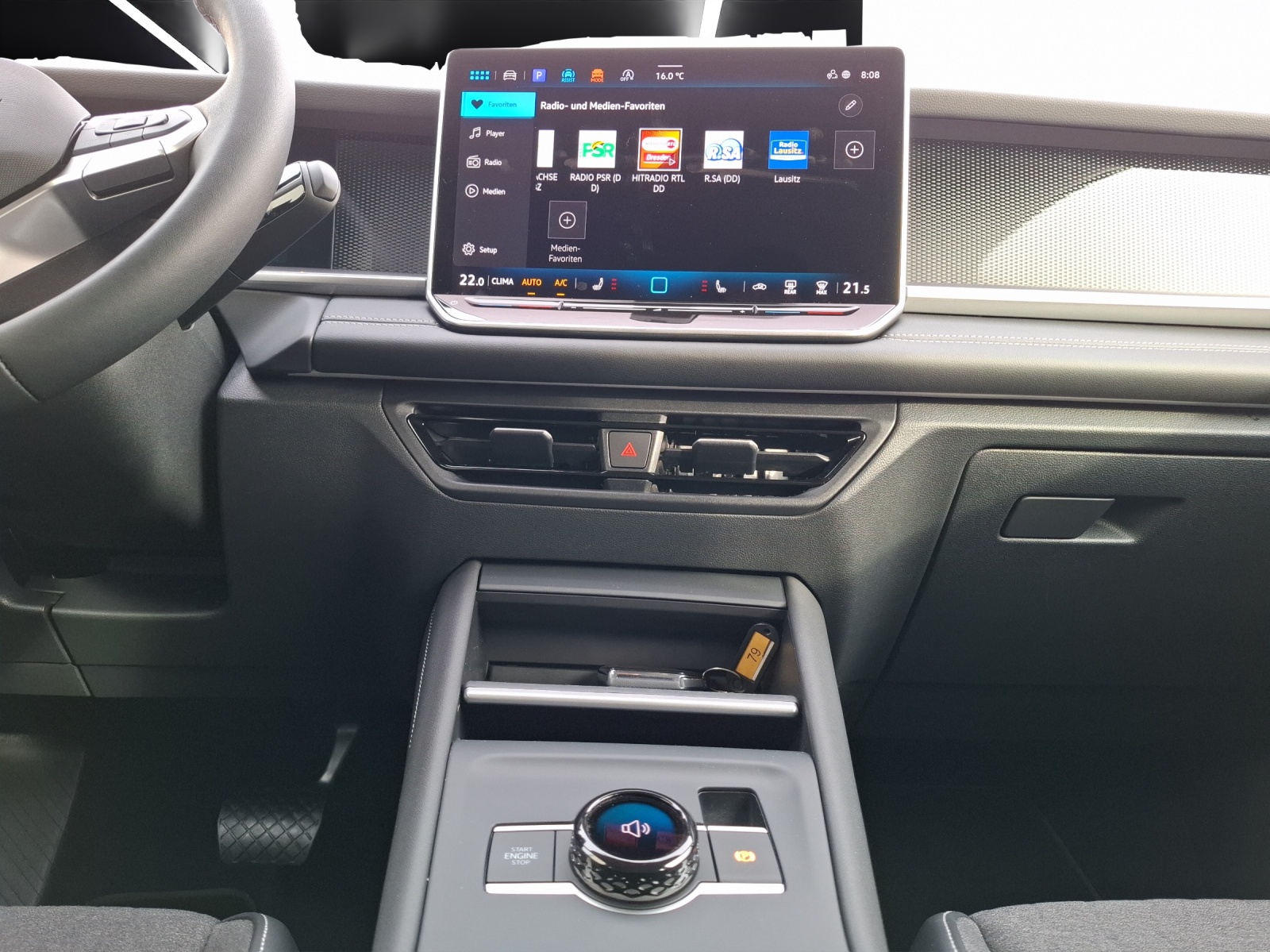 Fahrzeugabbildung Volkswagen Tayron eTSI Life DSG 7-Si Matrix AHK Navi AID ACC RFK SH